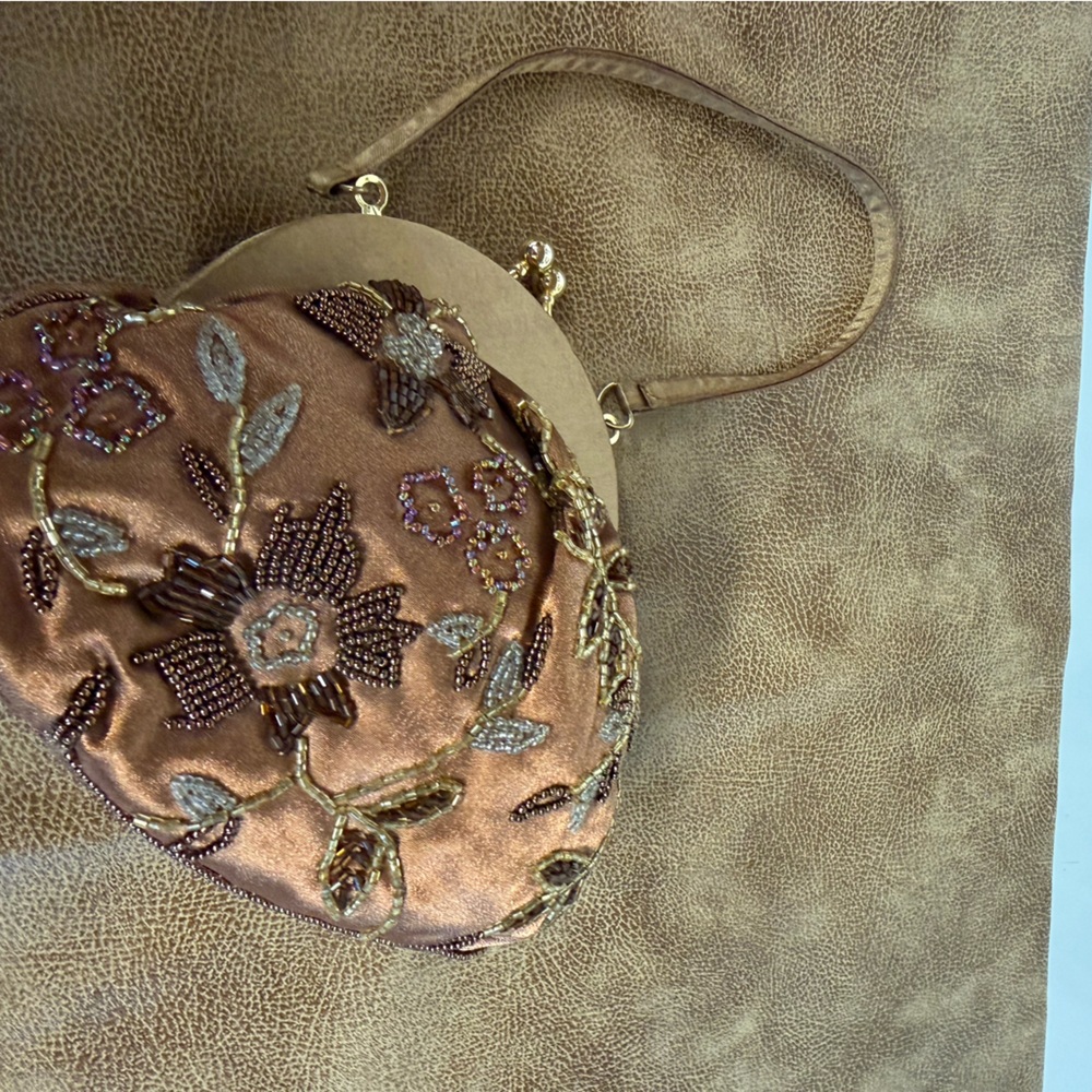 Vintage Lillie Rubin beaded Floral Tan Clutch